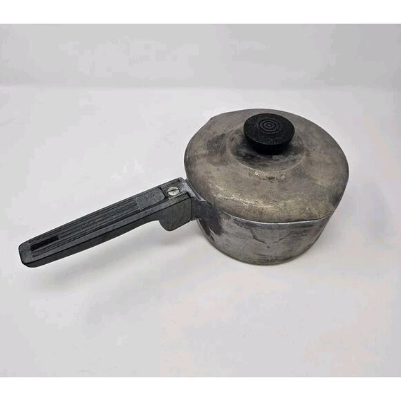Vtg Wagner Ware Sidney -O- Magnalite 4681 1/2 P Sauce Pan & Lid - Picture 1 of 5